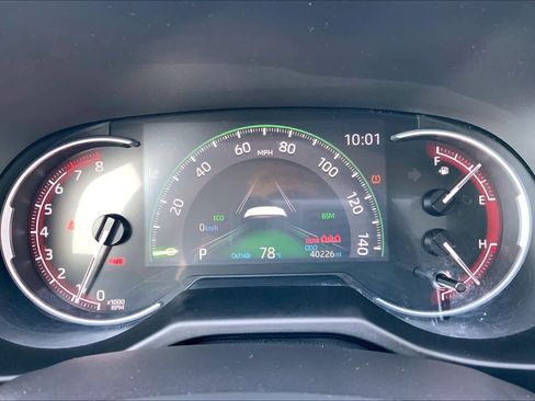 Used 2025 Toyota RAV4 XLE image 25