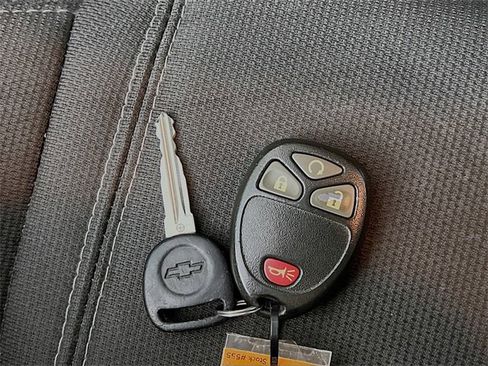 Used 2016 Chevrolet Traverse LT w/ Style and Technology Package image 12