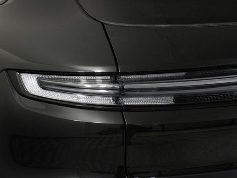 Certified 2025 Porsche Cayenne E-Hybrid AWD/4WD image 21