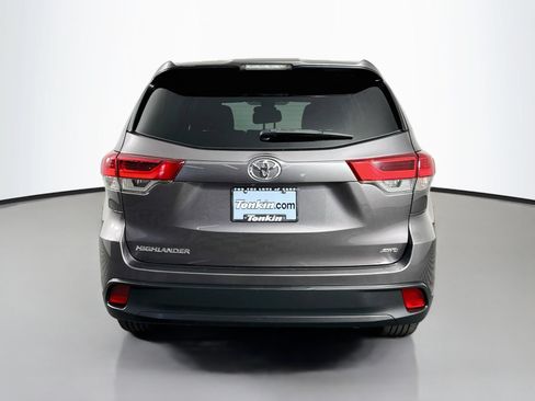 Used 2019 Toyota Highlander LE AWD/4WD image 6