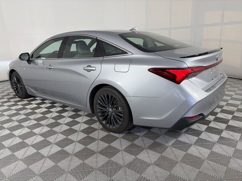 Used 2019 Toyota Avalon XSE image 5