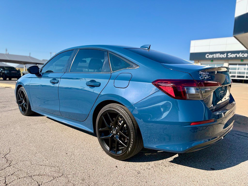 Used 2025 Honda Civic Sport image 6