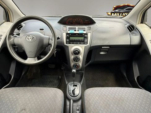 Used 2009 Toyota Yaris 2-Door Hatchback FWD image 3