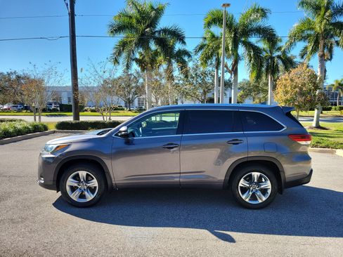Used 2018 Toyota Highlander Limited image 7