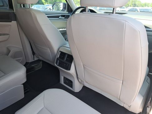 Certified 2023 Volkswagen Atlas SE w/ Panoramic Sunroof Package AWD/4WD image 11