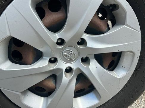 Certified 2019 Toyota RAV4 LE FWD image 25