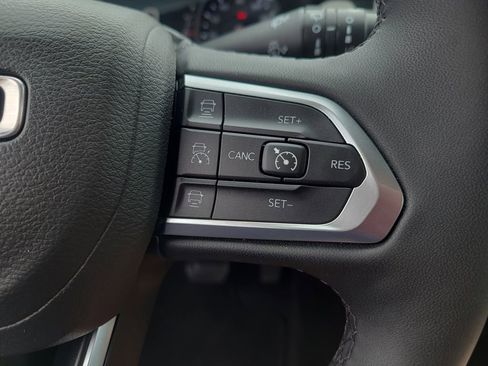 Used 2025 Jeep Compass Limited AWD/4WD image 27