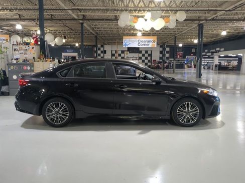 Used 2024 Kia Forte GT-Line w/ GT-Line Premium Package FWD image 6