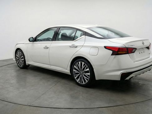 Used 2025 Nissan Altima 2.5 SV image 6