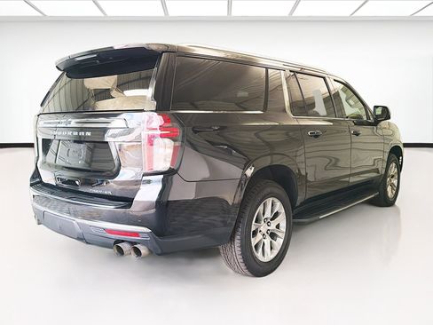 Used 2021 Chevrolet Suburban Premier w/ Premium Package RWD image 16