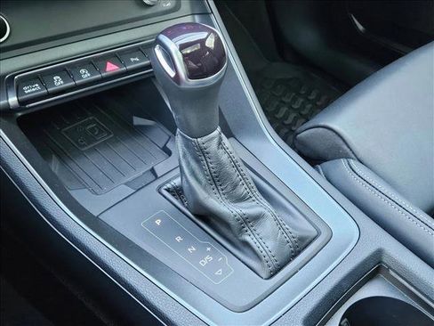 Used 2024 Audi Q3 2.0T Premium Plus image 13