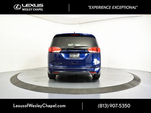 Used 2020 Chrysler Pacifica Touring w/ S Appearance Package image 7