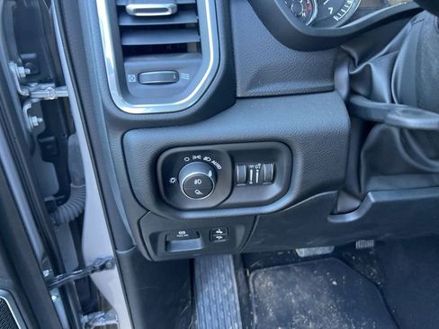 Used 2025 RAM 1500 Laramie w/ Sport Appearance Package AWD/4WD image 8