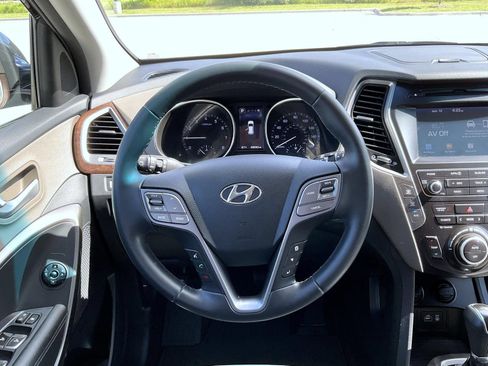 Used 2019 Hyundai Santa Fe XL SE w/ SE Premium Package 02 FWD image 11