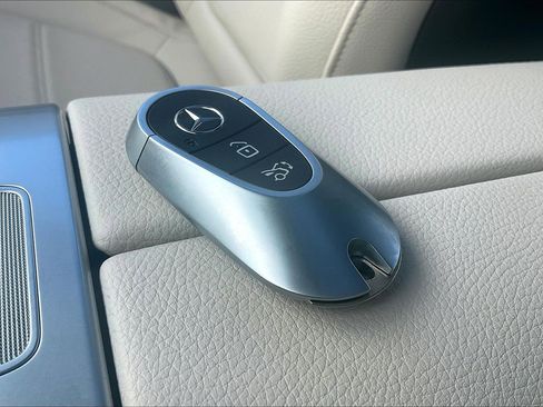 Used 2023 Mercedes-Benz C 300 4MATIC Sedan w/ Exclusive Trim Package image 14