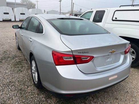 Used 2017 Chevrolet Malibu LT image 3