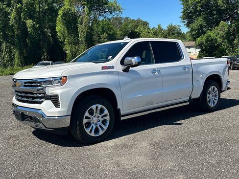 Used 2024 Chevrolet Silverado 1500 LTZ w/ LTZ Premium Package AWD/4WD image 2