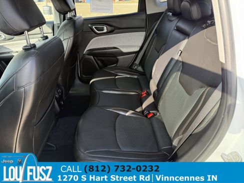 Used 2022 Jeep Compass Latitude image 10