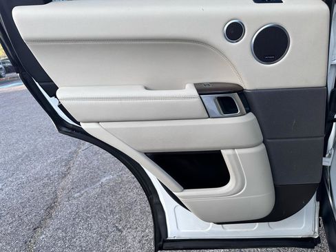 Used 2014 Land Rover Range Rover Sport HSE image 42