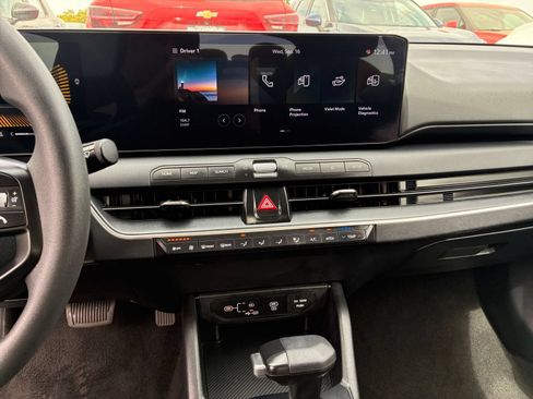 Used 2026 Kia K4 FWD image 16