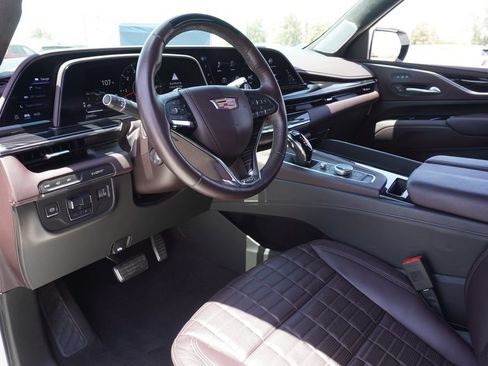 Certified 2023 Cadillac Escalade V w/ Heavy-Duty Trailer Package AWD/4WD image 18