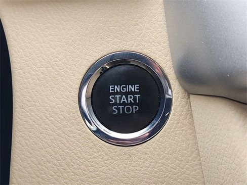 Used 2018 Toyota Highlander Limited image 15