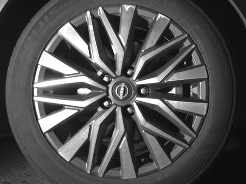 Used 2025 Nissan Altima 2.5 SV FWD image 12