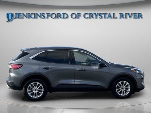 Used 2022 Ford Escape SE image 7