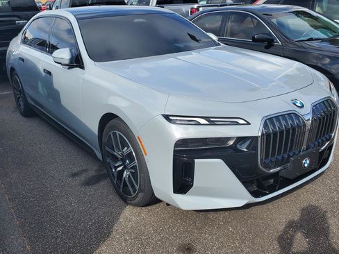 Used 2024 BMW 740i xDrive w/ Premium Package AWD/4WD image 2