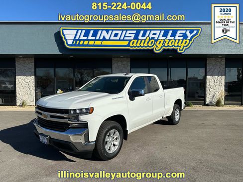 Used 2021 Chevrolet Silverado 1500 LT w/ Bed Protection Package image 1