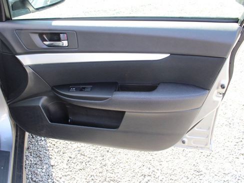 Used 2011 Subaru Outback 2.5i Premium w/ All-Weather Pkg AWD/4WD image 20