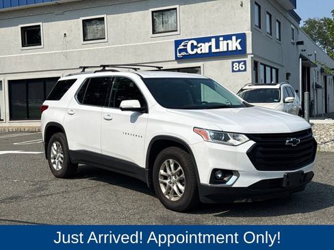 Used 2018 Chevrolet Traverse LT w/ LPO, Black Accent Package AWD/4WD image 1