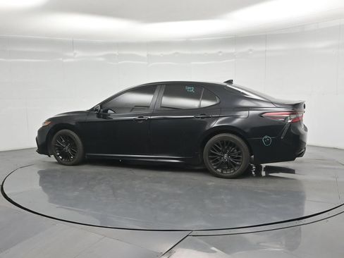 Used 2021 Toyota Camry SE w/ Convenience Package FWD image 6