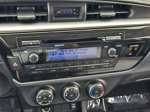 Used 2014 Toyota Corolla L FWD image 22