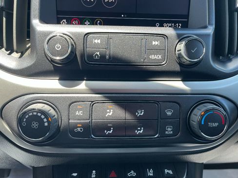 Used 2022 Chevrolet Colorado LT w/ Safety Package image 20