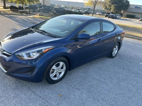 Used 2015 Hyundai Elantra SE image 3