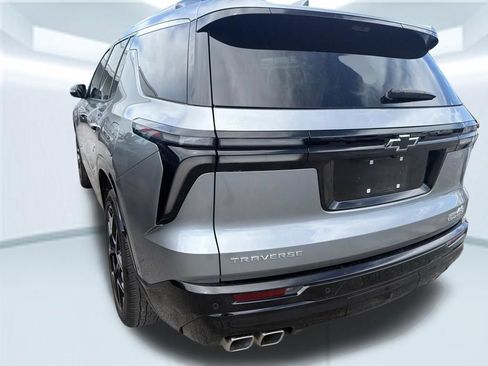 Used 2025 Chevrolet Traverse High Country w/ LPO, Cargo Package FWD image 14