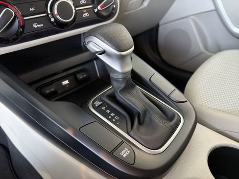 Used 2025 Kia Soul LX FWD image 25