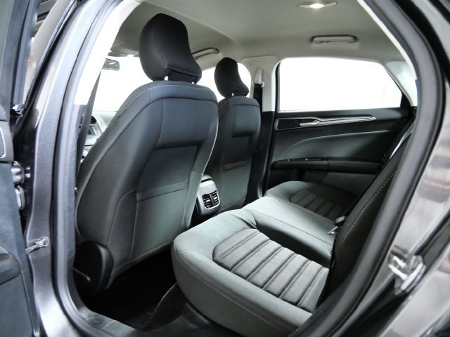 Certified 2017 Ford Fusion SE FWD image 14