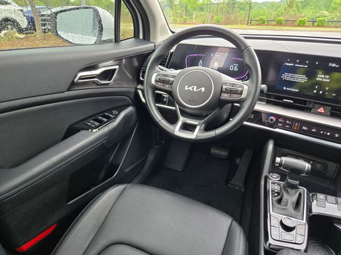Used 2025 Kia Sportage EX w/ Premium Package FWD image 9