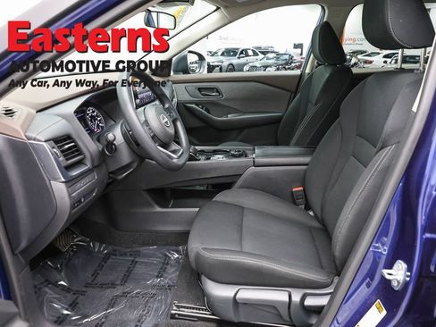 Used 2023 Nissan Rogue S AWD/4WD image 14