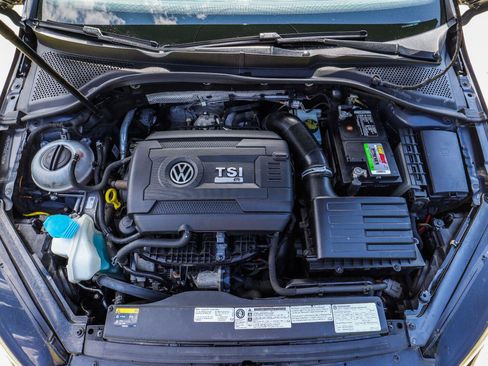 Used 2017 Volkswagen Golf 4-Door AWD/4WD image 19