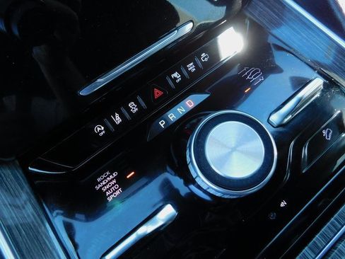 Used 2022 Jeep Wagoneer Series III w/ Flexible Seating Group image 38