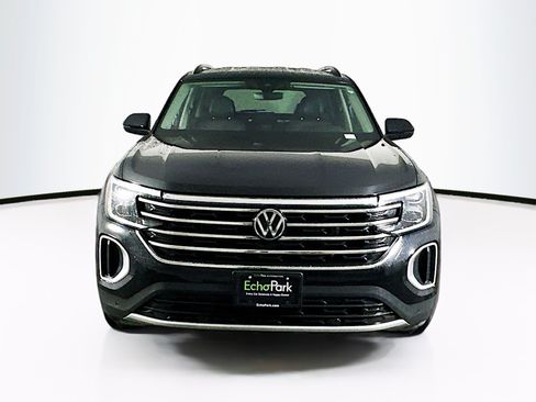 Used 2025 Volkswagen Atlas SE AWD/4WD image 2