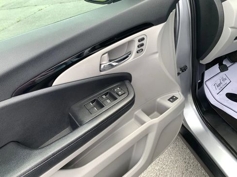 Used 2017 Honda Pilot Touring image 23