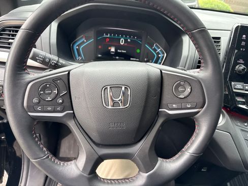 Used 2024 Honda Odyssey Sport image 6
