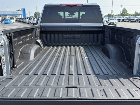 New 2026 GMC Sierra 2500 SLT w/ SLT Premium Package AWD/4WD image 11