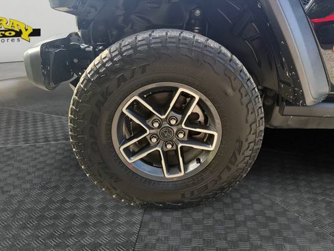 Used 2026 Jeep Gladiator Mojave AWD/4WD image 14