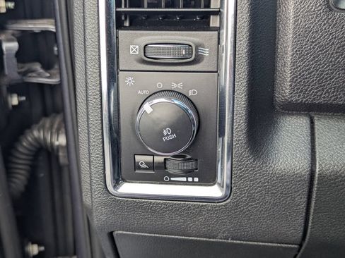Used 2016 RAM 1500 Laramie w/ Convenience Group AWD/4WD image 27