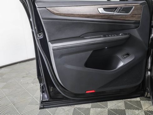 Used 2024 Volkswagen Atlas SEL Premium R-Line image 36